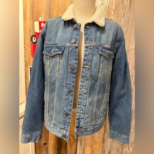 GOODFELLOW’S NWT Denim/Sherpa Trucker Jacket Size MED Front Pockets
